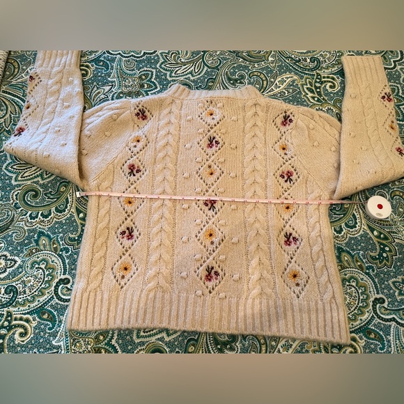 Driftwood x Free People Cream Floral Embroidery Cable Knit Sweater Size S NWT - Picture 4 of 6